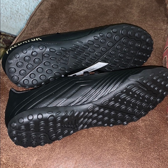🚨SOLD🚨 Adidas Predator Soccer Cleats - Picture 2 of 2